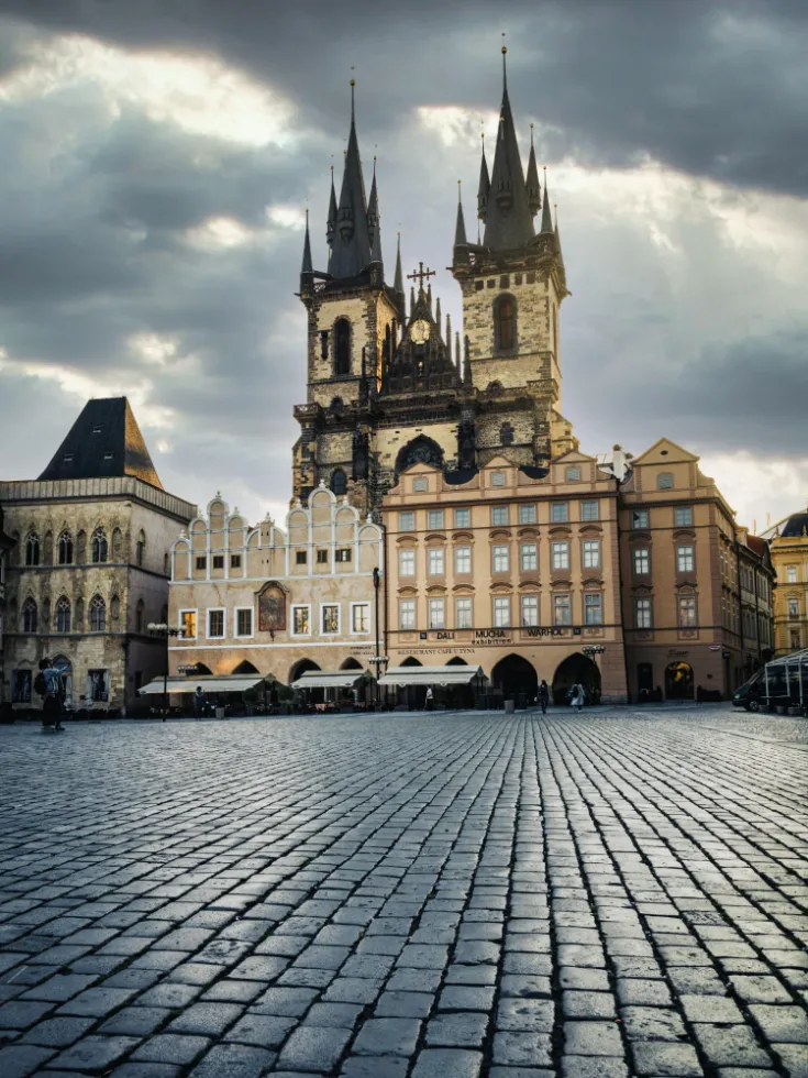 Der Altstädter Ring ist ein Marktplatz, der sich im historischen Teil von Prag befindet.